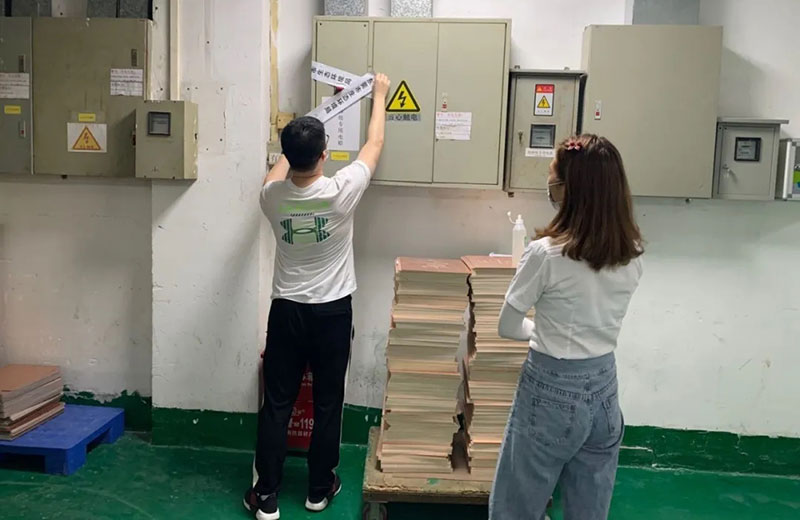 触目惊心！水全都“染绿”了！多家企业被查处！