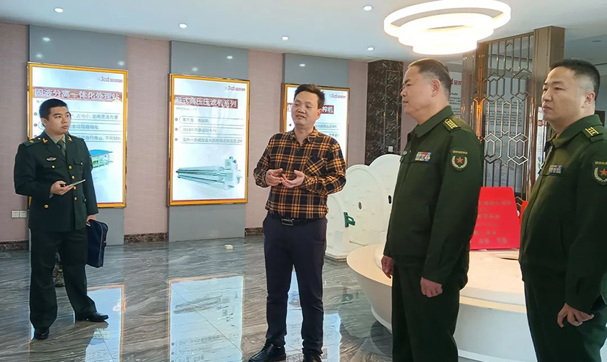 佛山军分区政委、禅城区委常委领导一行莅临茄子视频成人电影调研指导工作